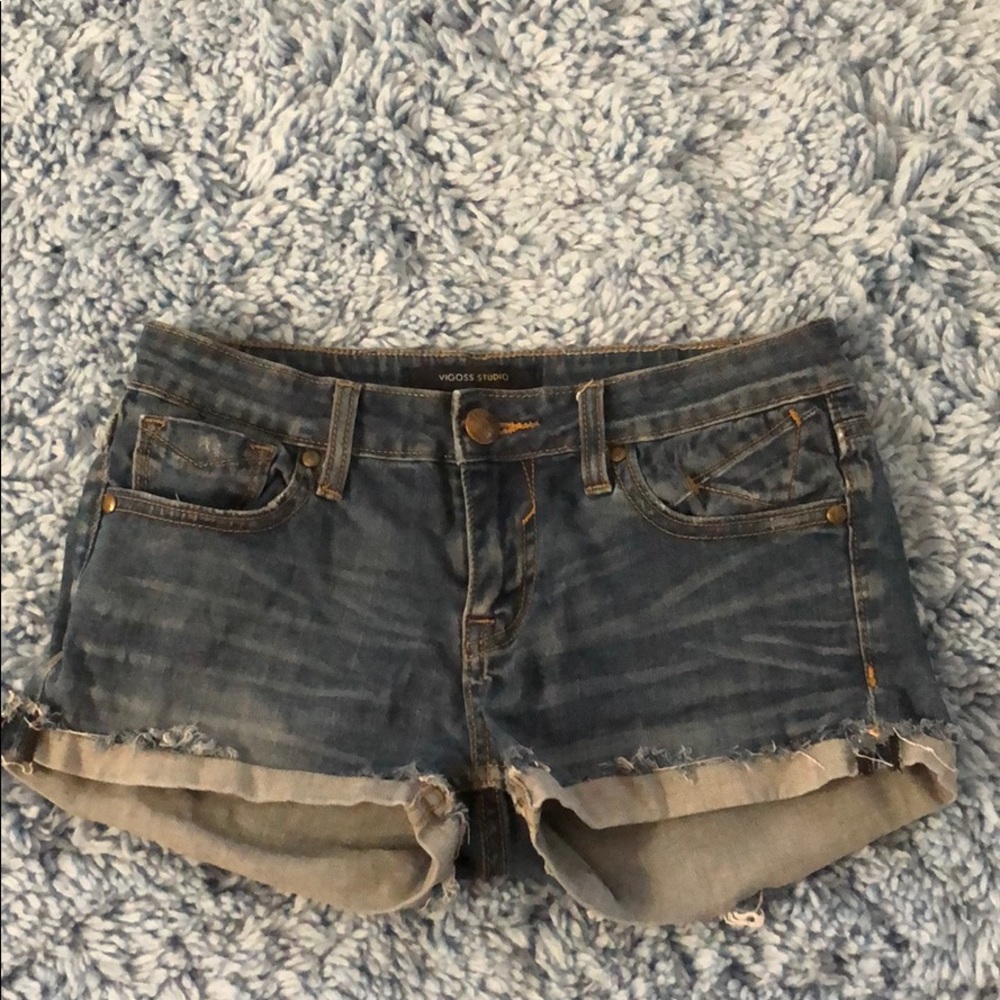 Low-rise shorts